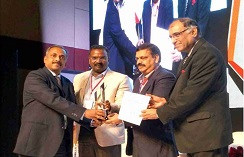 Od lewej Pan Madhukumar, Dyrektor ds. Operacyjnych, Sami Labs Ltd, Shri Udaya Bhaskar, Członek Zarządu, Pharmexcil, pan Madan Mohan Reddy, Przewodniczący, Pharmexxcil, Aurobindo Pharma Ltd oraz pan Dinesh Dua, Wiceprzewodniczący, Pharexcil Nectar Life Sciences Ltd. 